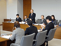 青森県議会広報図書委員会に本県議会の概要等を説明