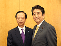 安倍内閣総理大臣と都道府県議会議長との懇談会に出席