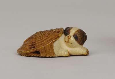 象牙根付「笠被り狗」