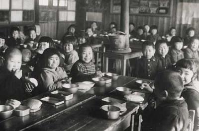 昭和26年水戸・日立・土浦・古河各市の小学校で完全給食実施