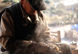 ほしいもの作り方、皮をむく