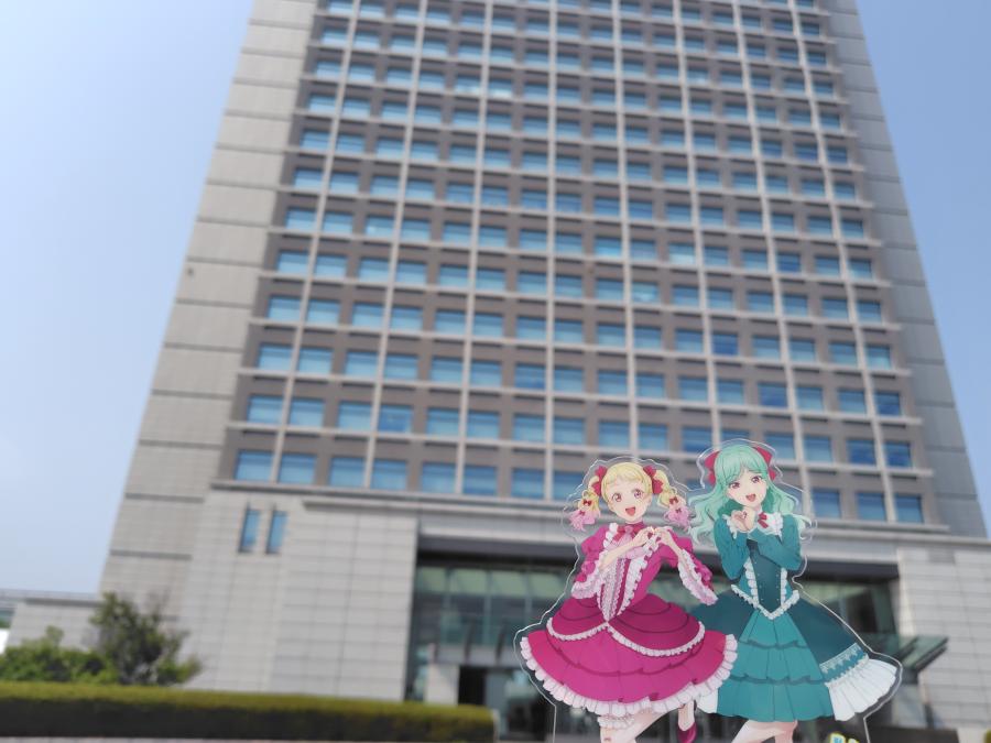鬼塚姉妹アクリルスタンド写真（県庁前）