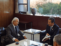 能島征二 茨城県美術展覧会会長が訪問