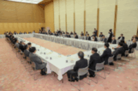 安倍内閣総理大臣主催による都道府県議会議長との懇談会に出席