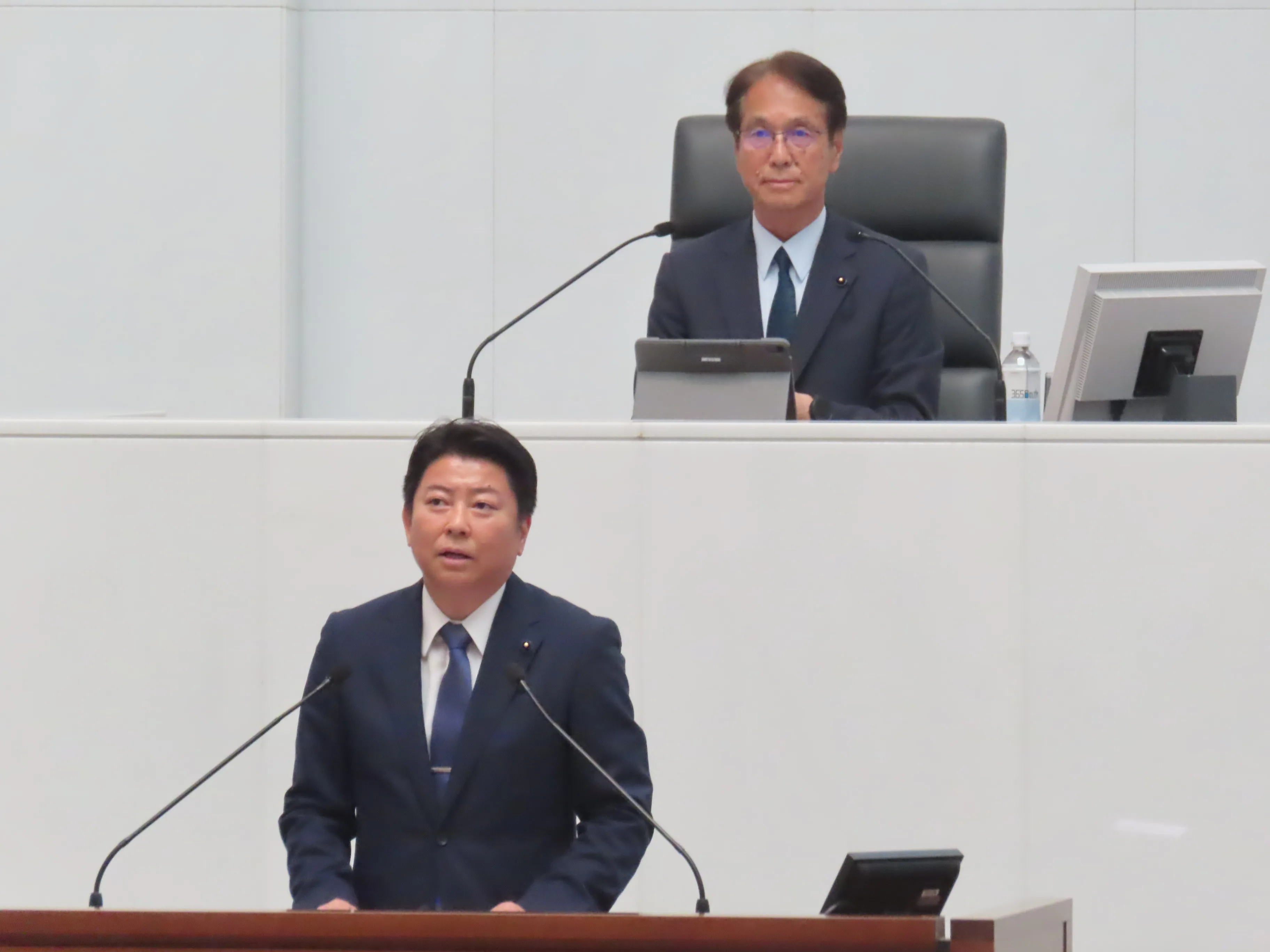 定例会の様子２