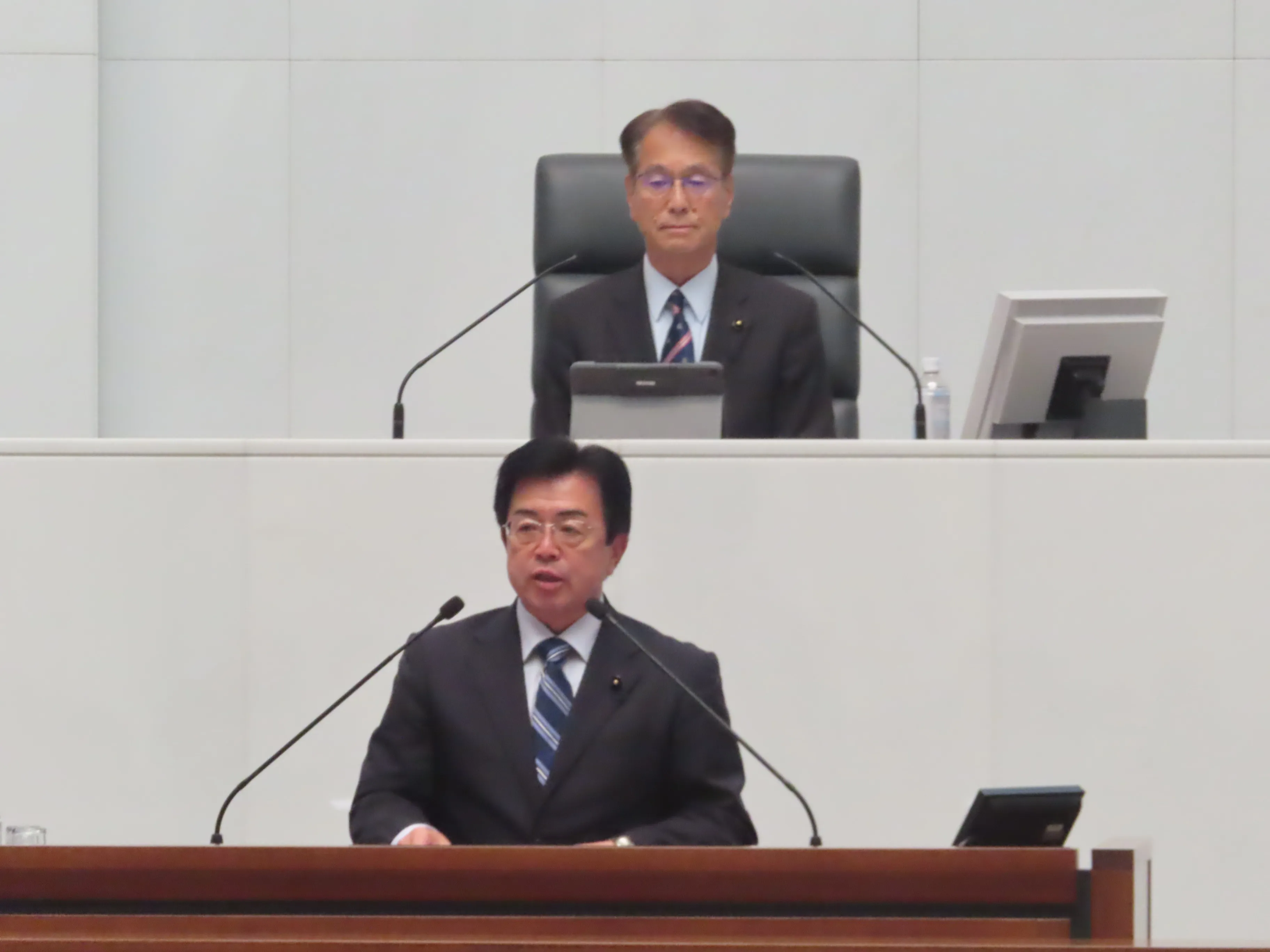 定例会の様子７