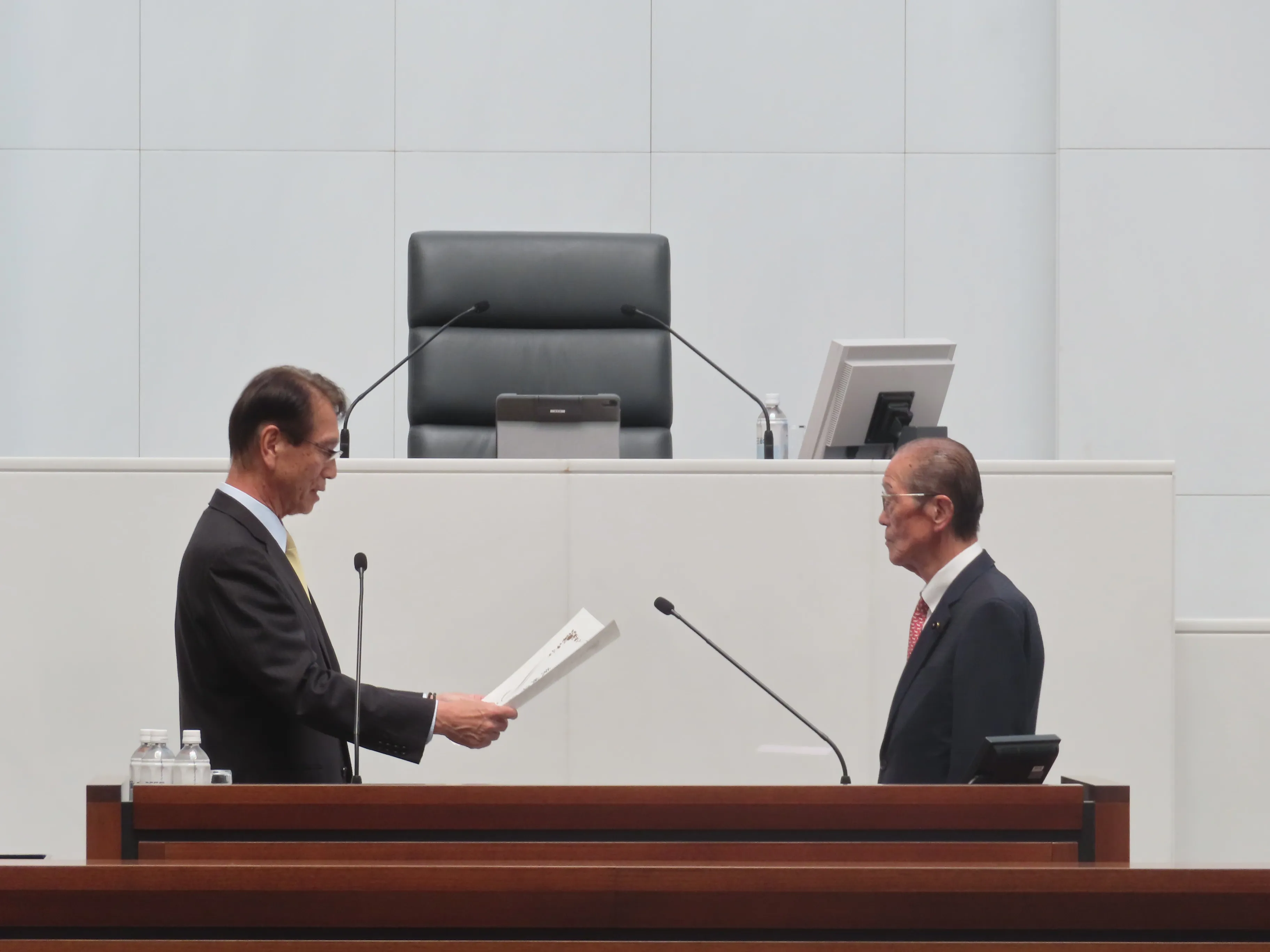 本会議の様子１