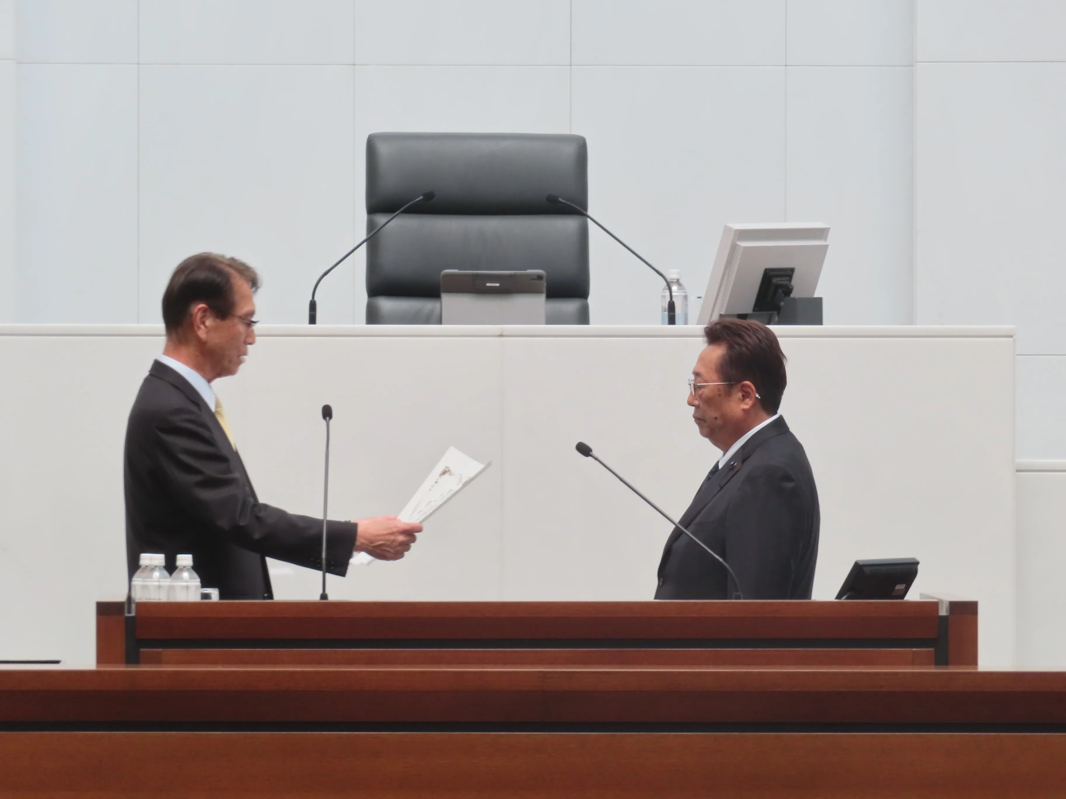 本会議の様子２