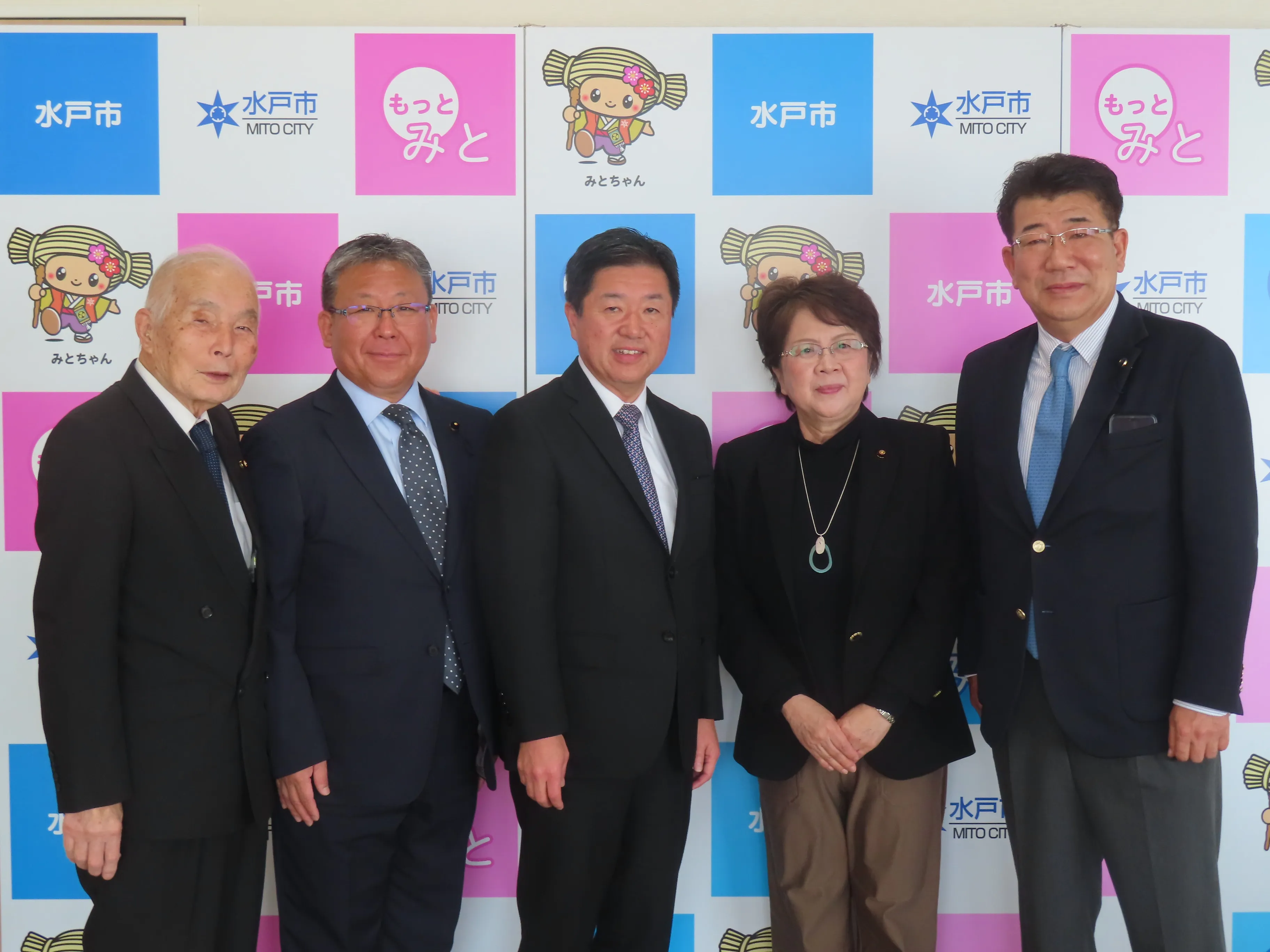 表敬訪問の様子１