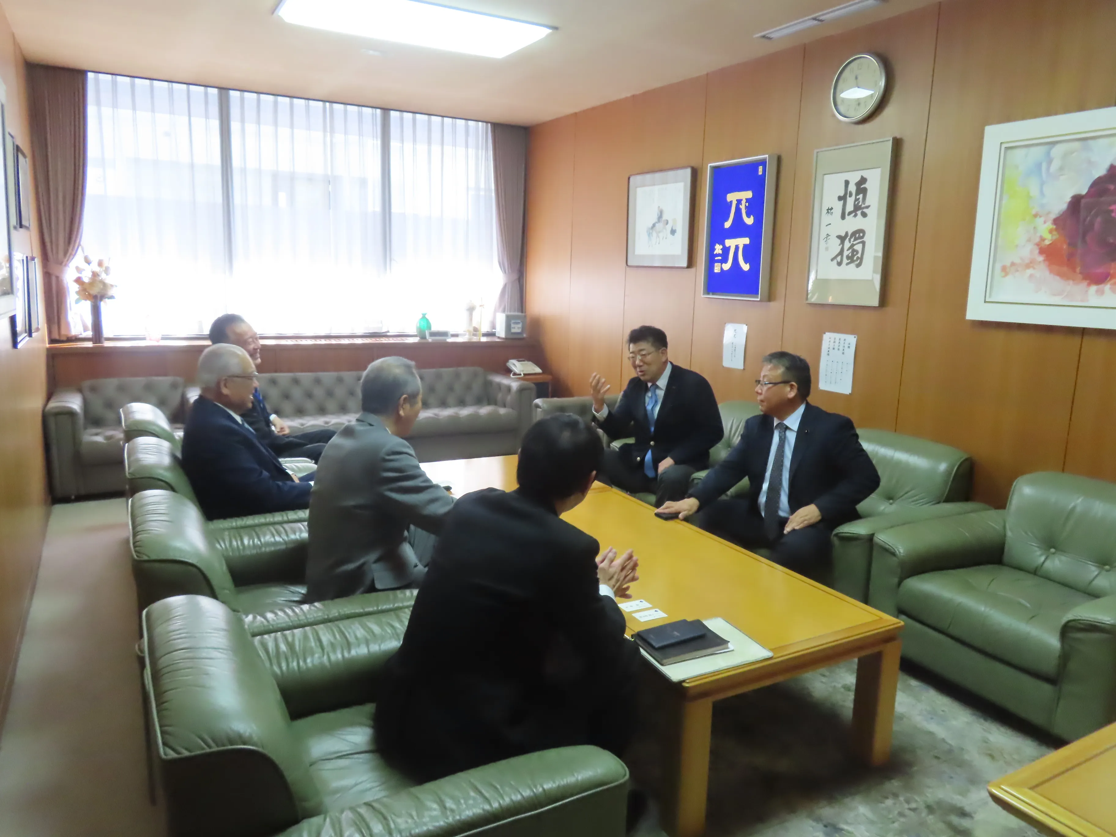 表敬訪問の様子３