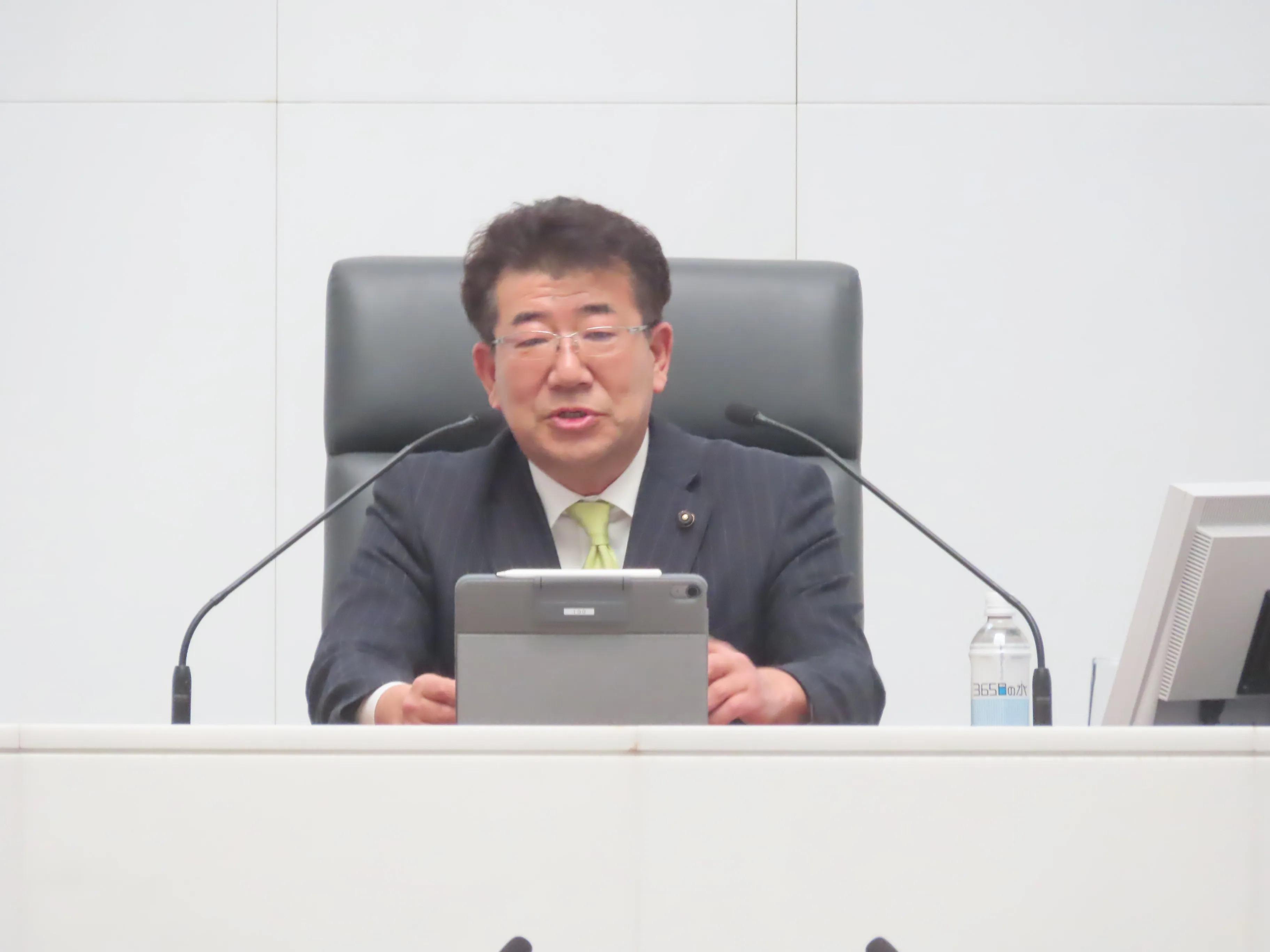 定例会の様子２