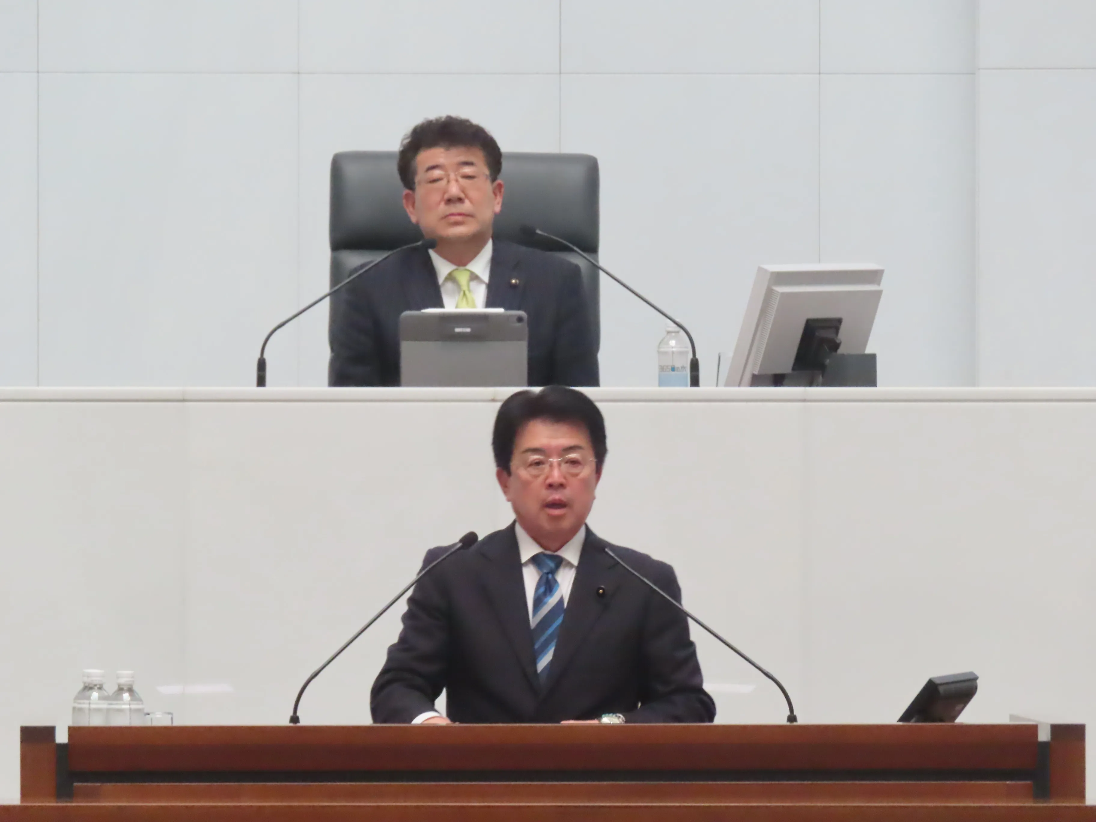 定例会の様子４