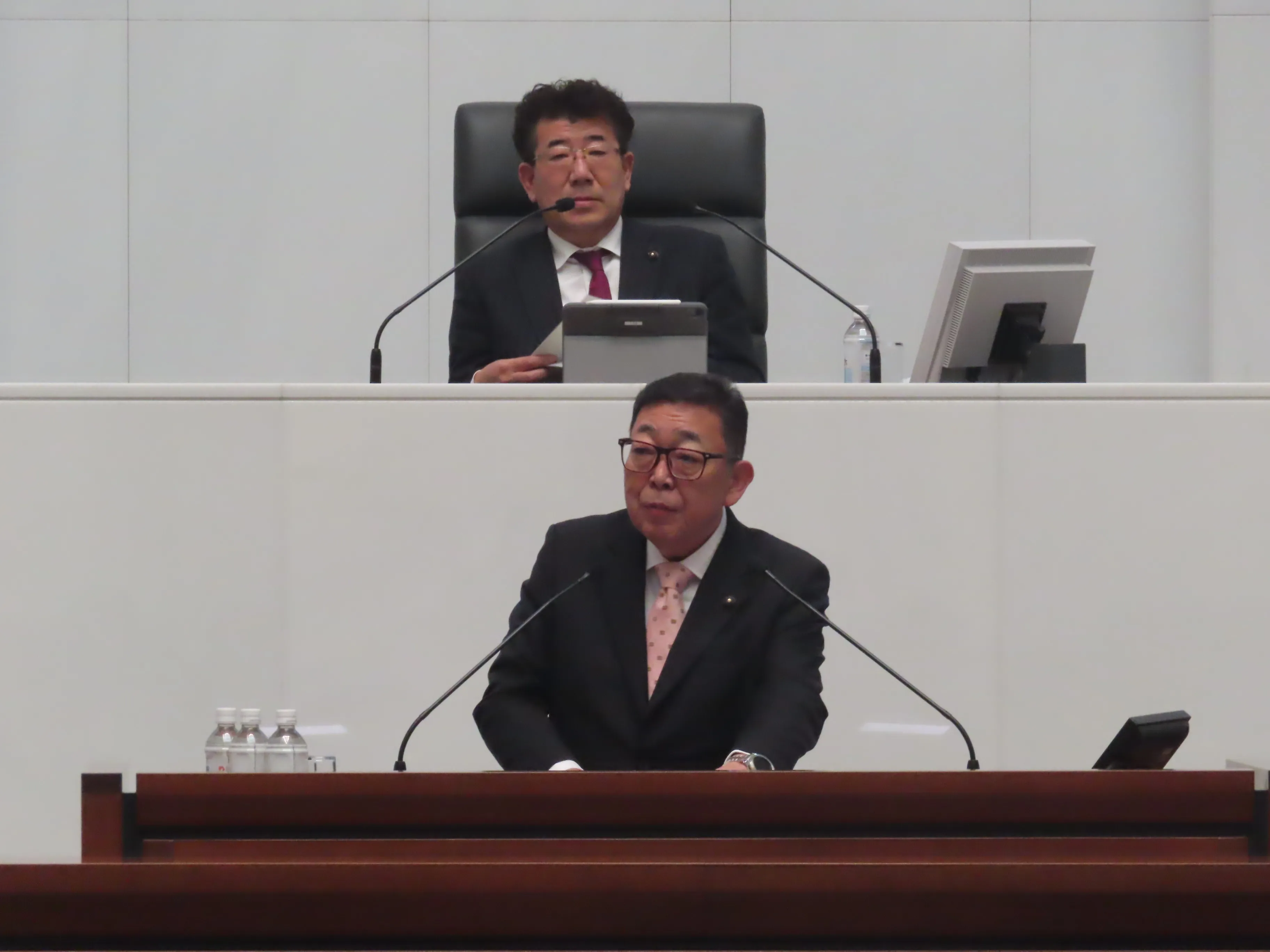 定例会の様子３