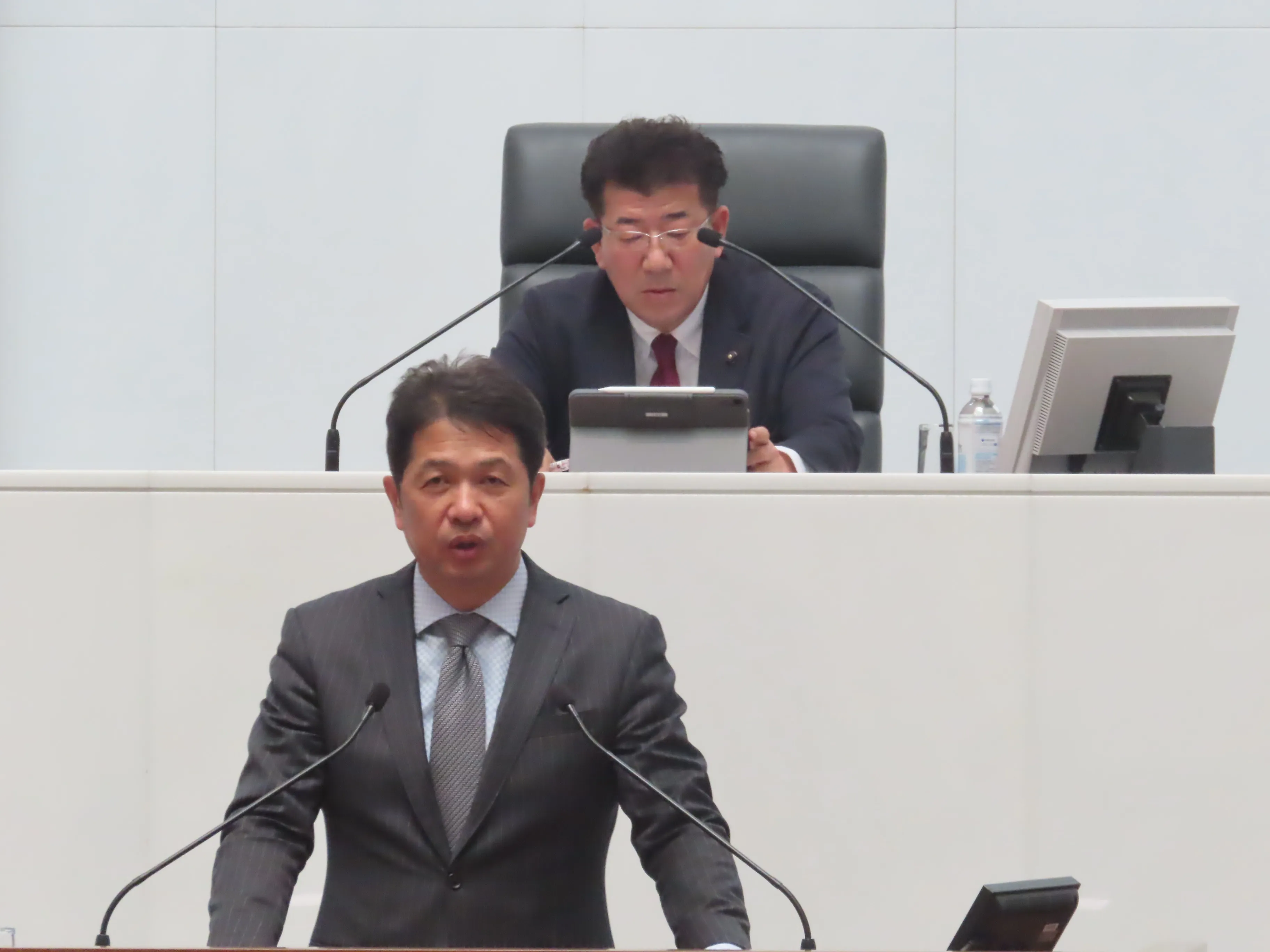 定例会の様子３