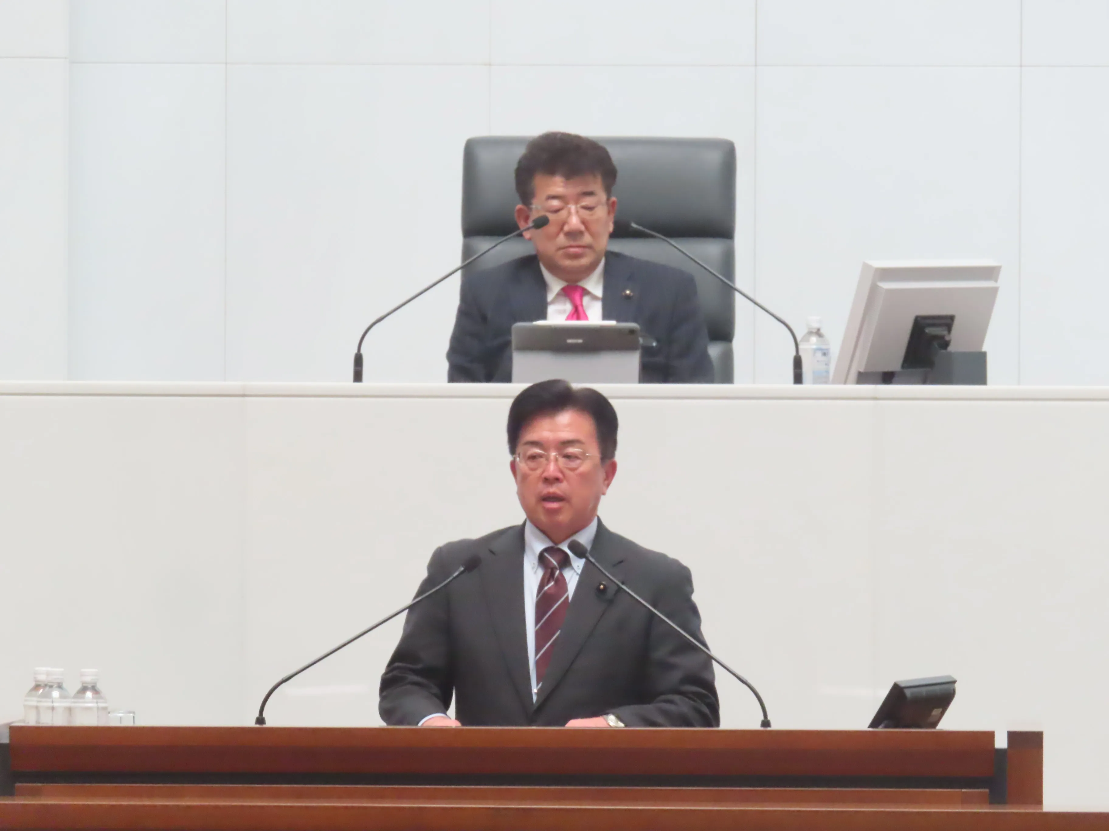 定例会の様子８