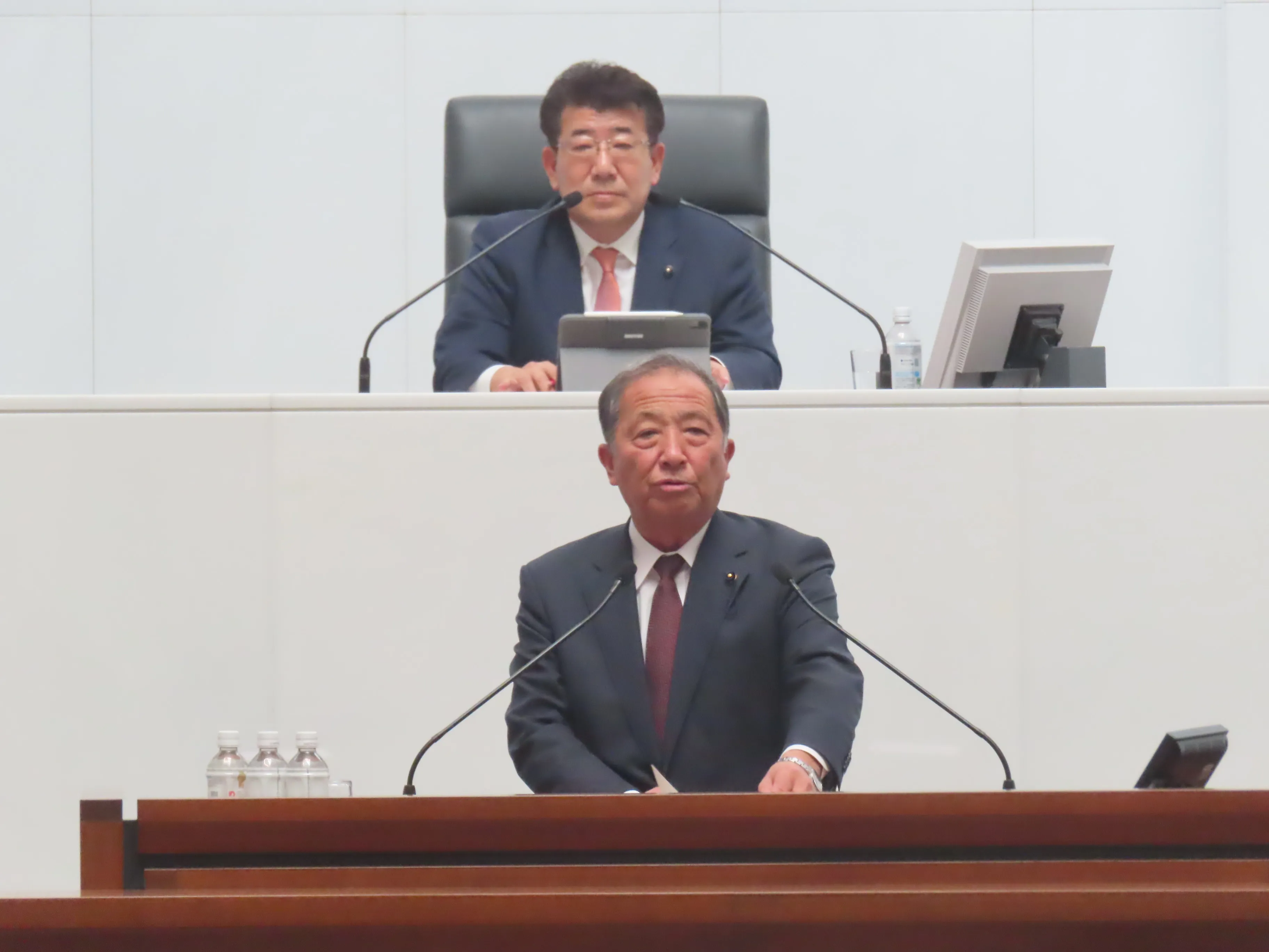 定例会の様子２