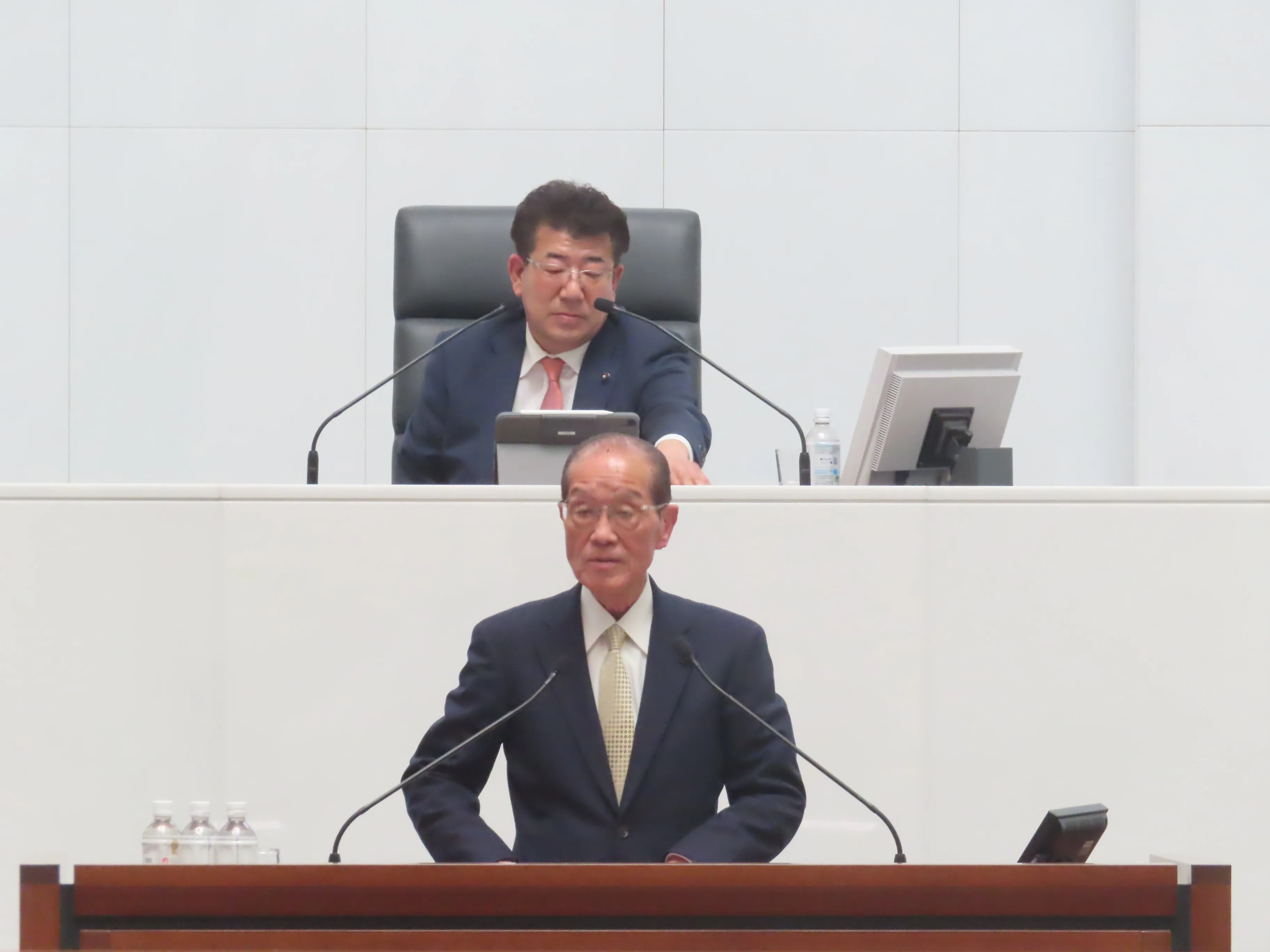 定例会の様子８