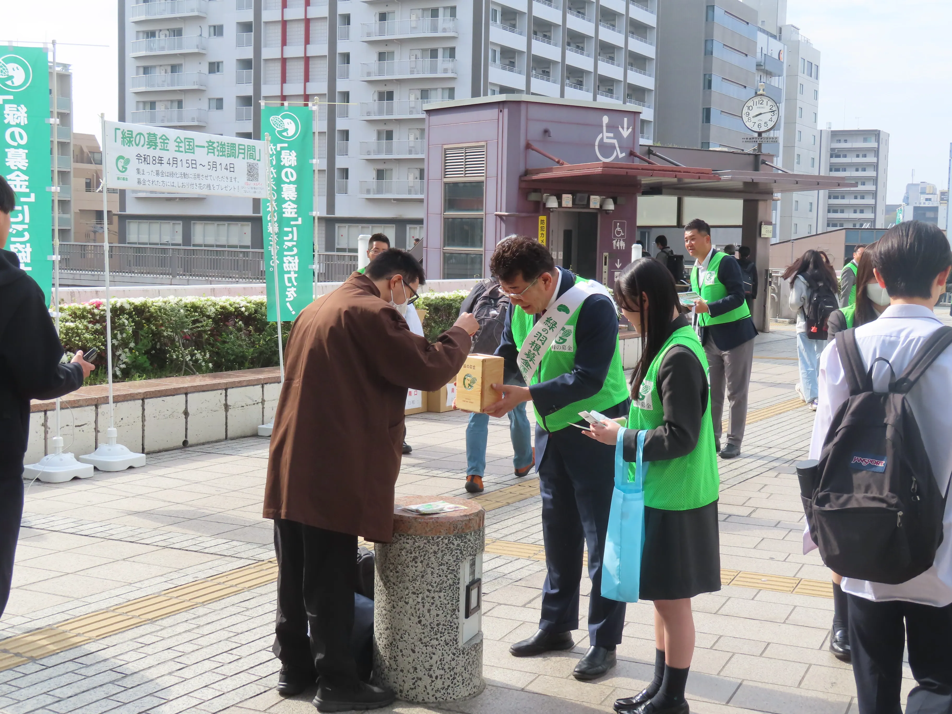 街頭募金の様子３