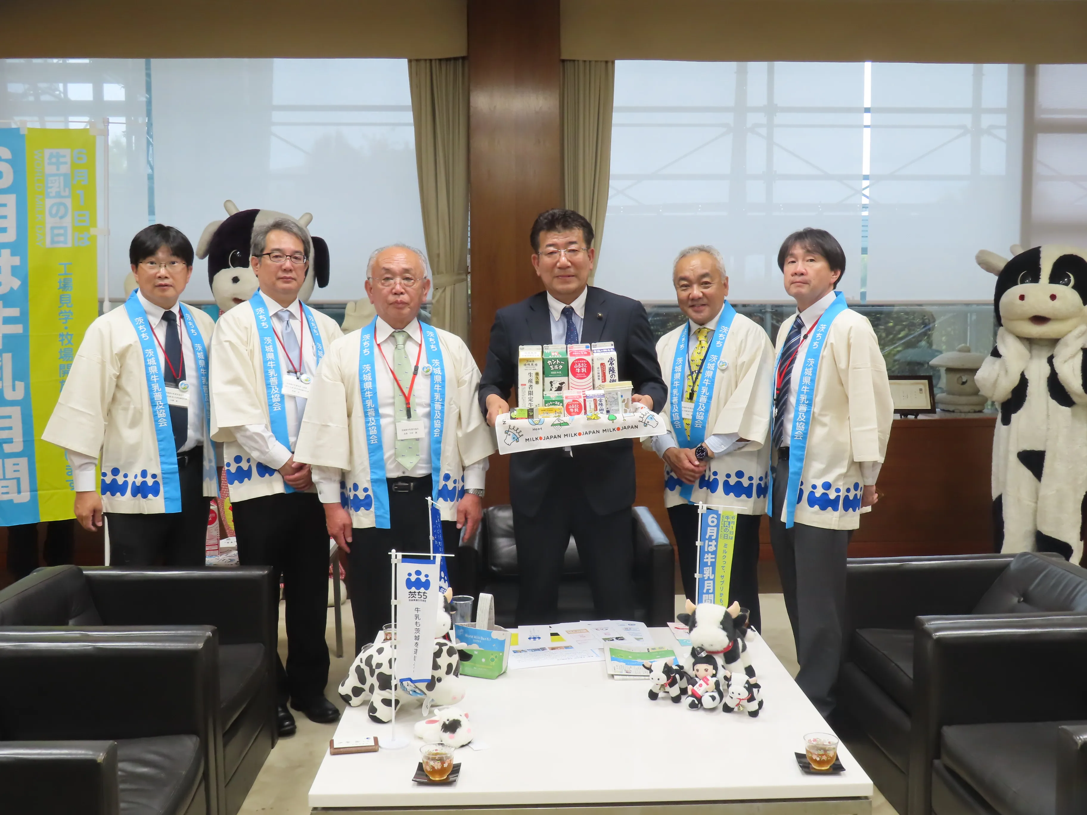 表敬訪問の様子２