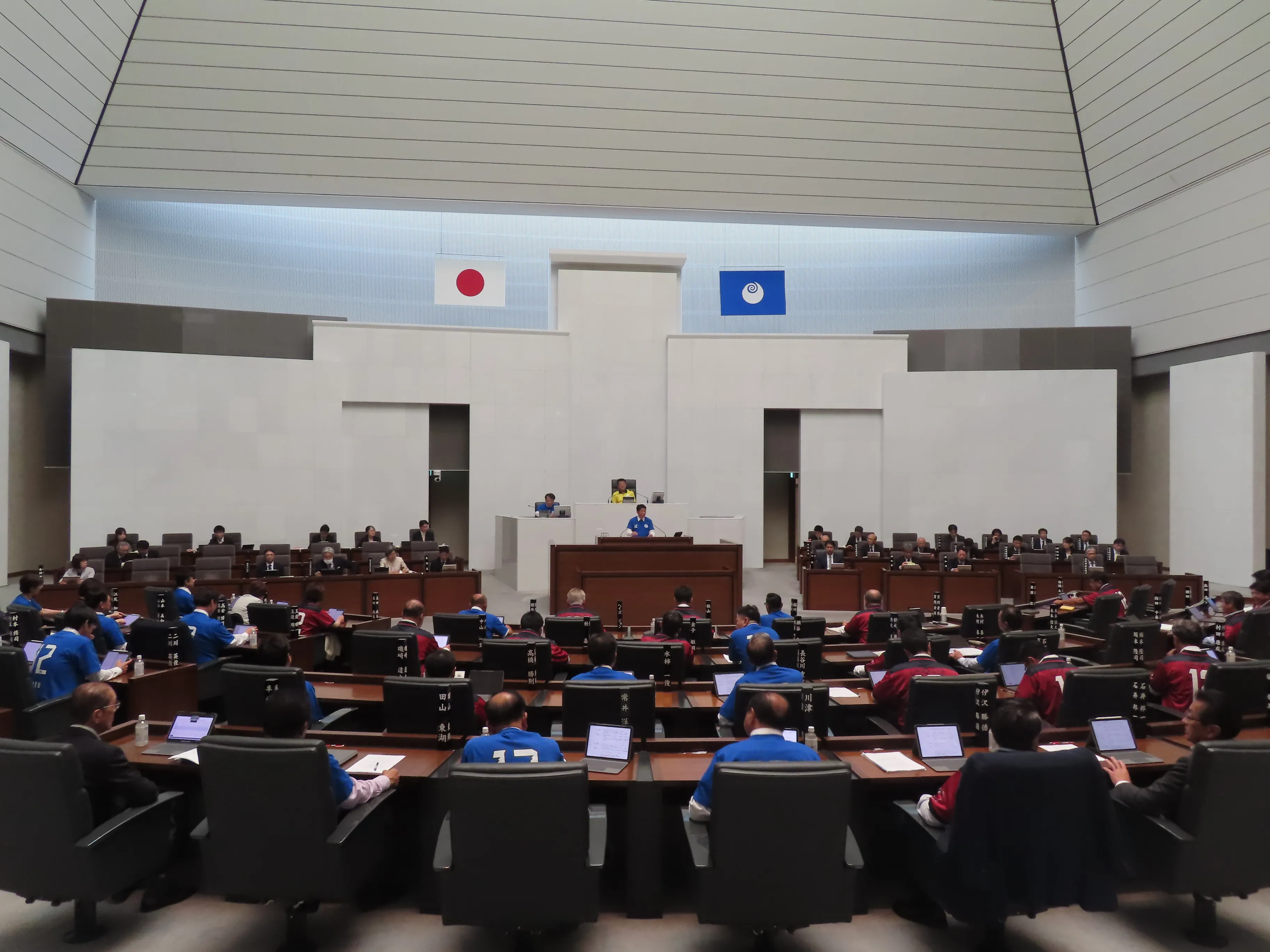 本会議の様子１