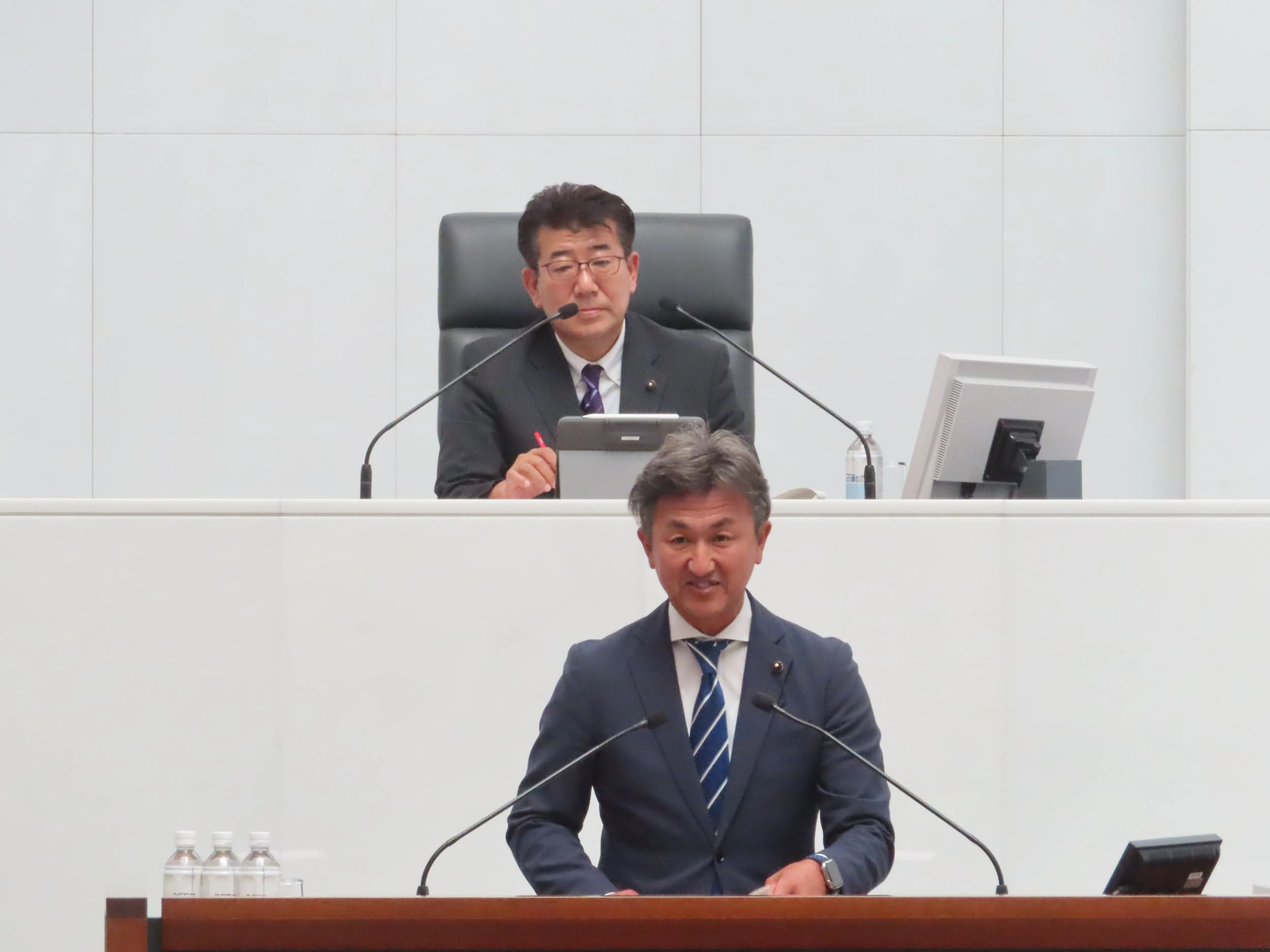 定例会の様子４