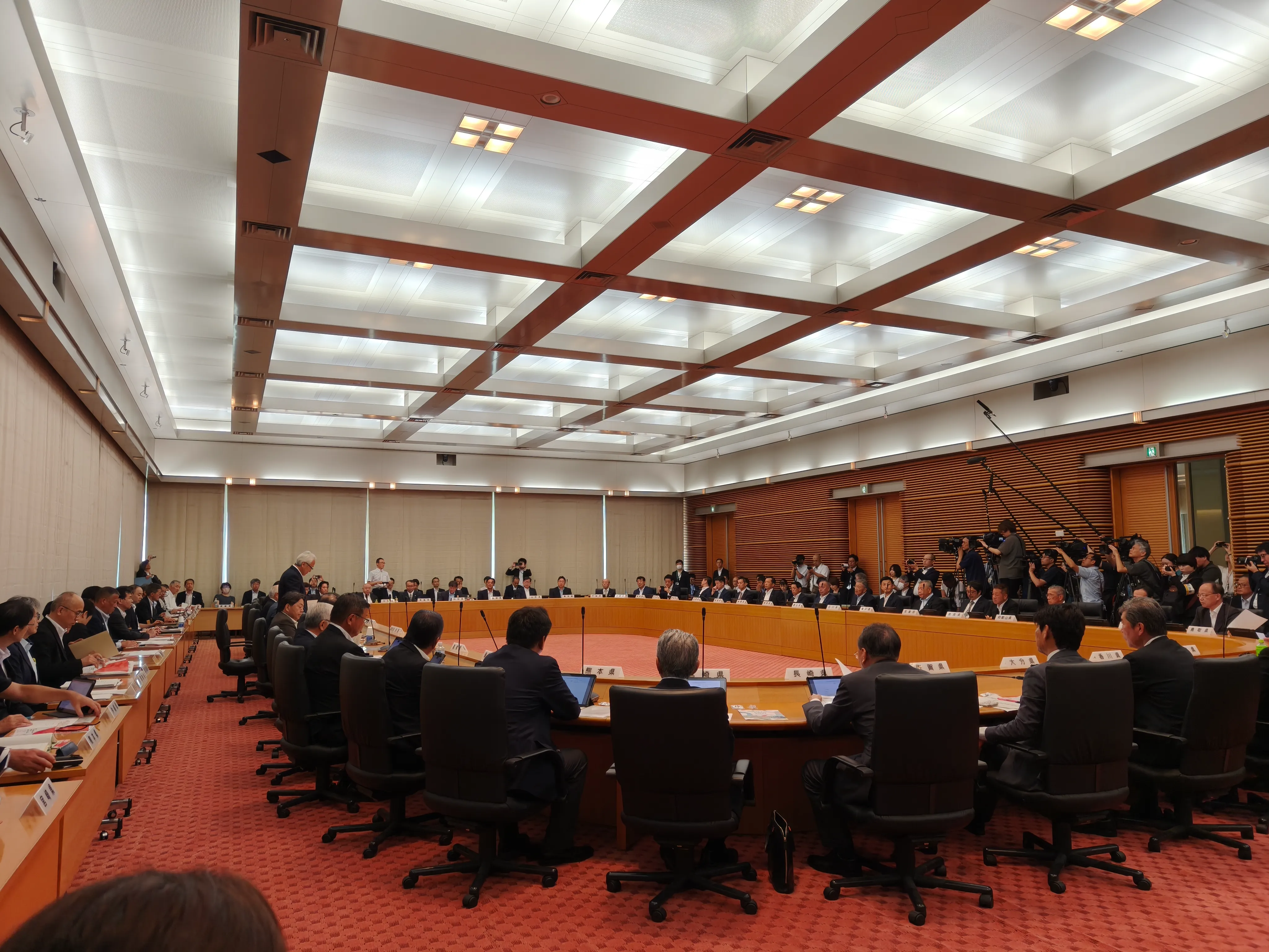 会議の様子１