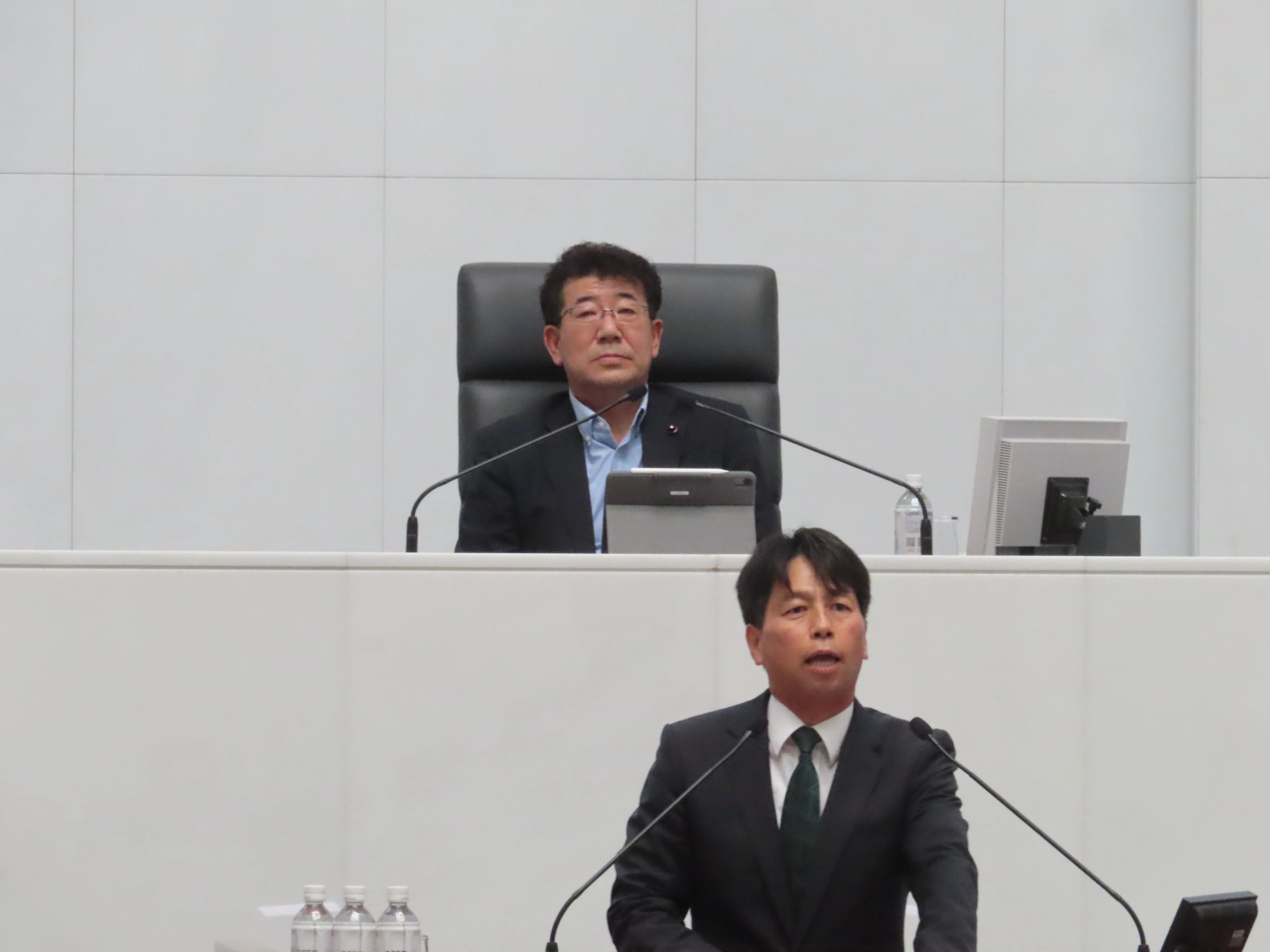 議会の様子１
