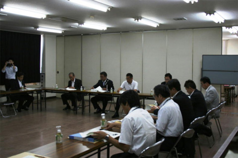 高萩警察署の被害状況等について説明を受ける文教治安委員会委員