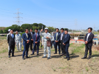 （常総工事事務所から説明を受ける委員の様子（その２））
