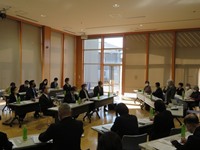 NPO法人ふれあい坂下から 説明を受ける委員の様子