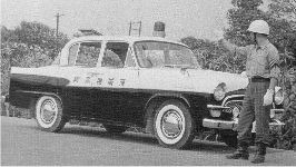 写真は昭和38年頃に水戸市千波町で撮影したパトカー