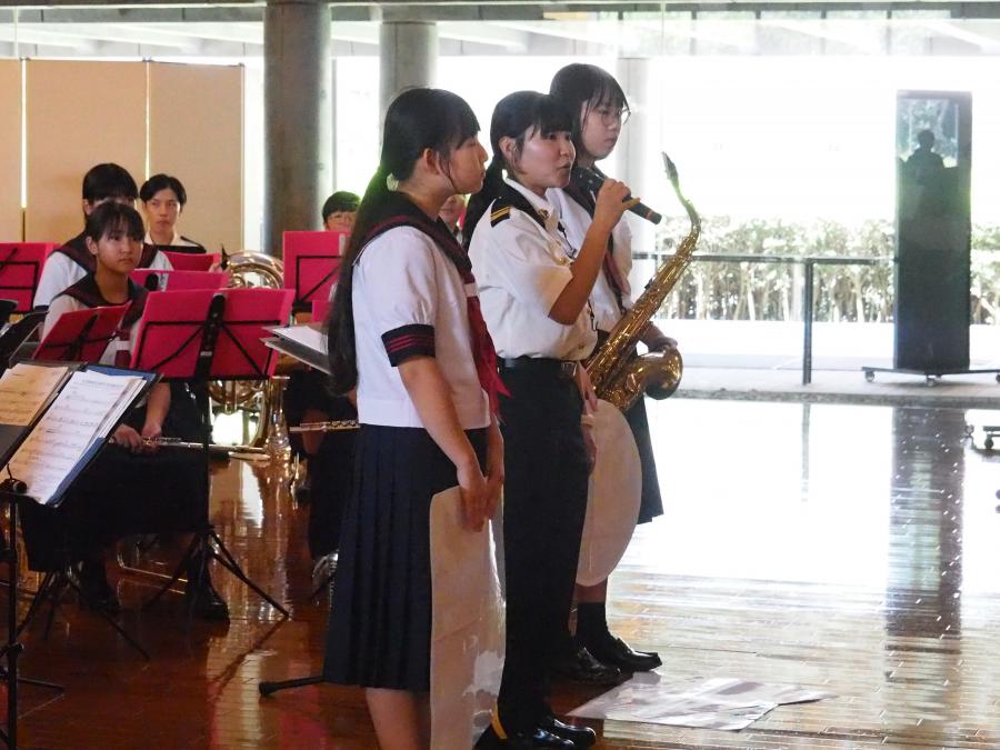 五浦美術館での演奏の写真