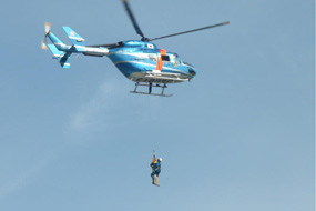 警察航空機（ヘリ）による救助