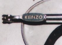 メーカーKENZOの文字