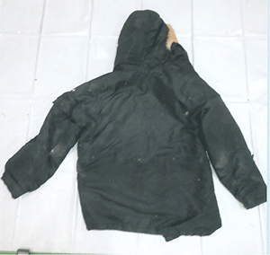ダウンジャンパー（黒色）背面の写真