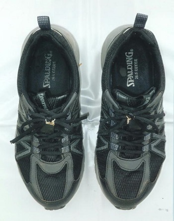 運動靴(黒色、26.5)