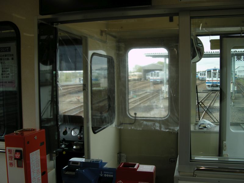 （鉄道）運転席への飛沫感染防止シートの設置