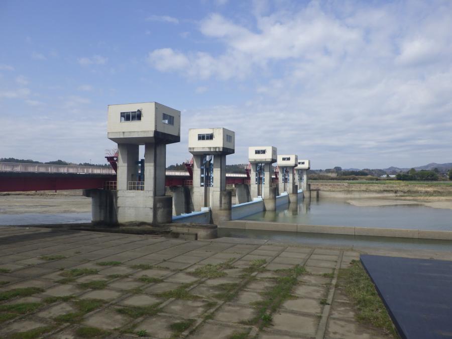 辰ノ口堰ゲート閉め