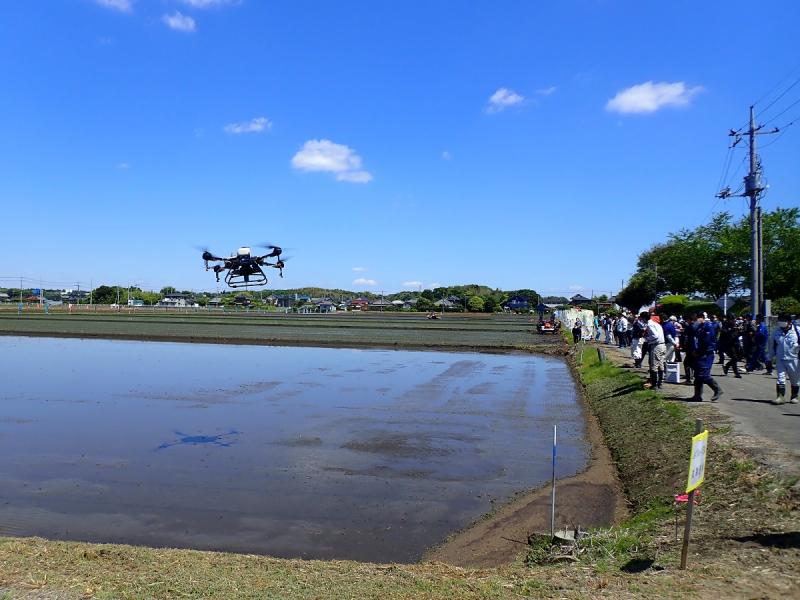 西部担い手農業経営研究会ドローン播種