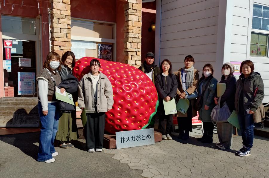 080113いちごの視察研修2