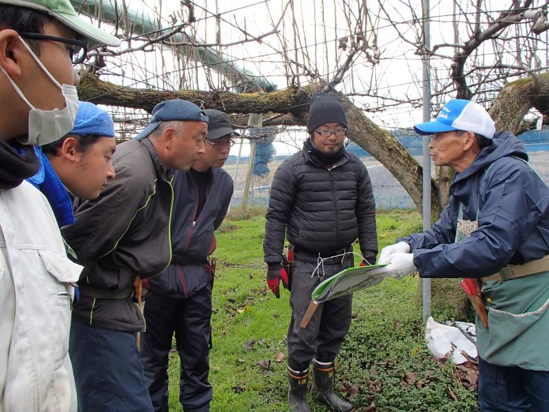 資料を使って説明する宮田氏