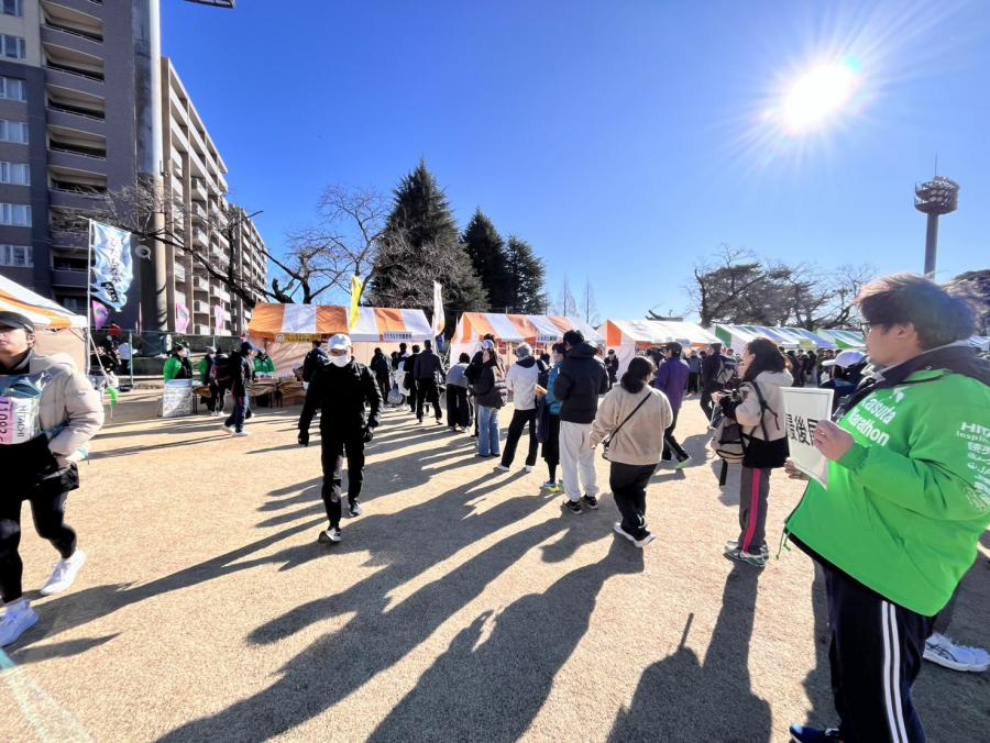 長蛇の列ができる大盛況