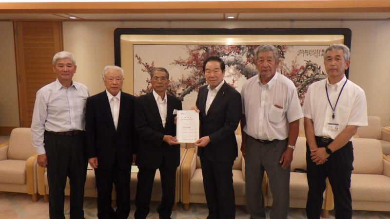 額賀衆議院議員へ要望書を提出