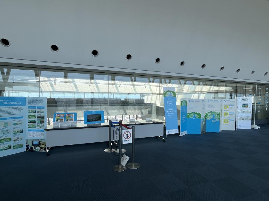 R8水循環パネル展示様子