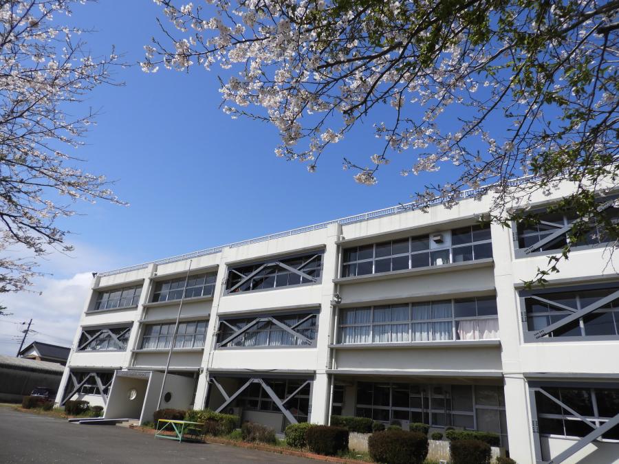 鹿島学院外観