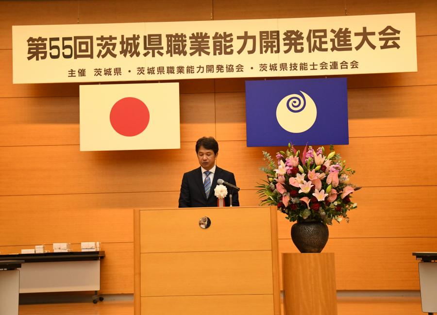 主催者あいさつ（知事）